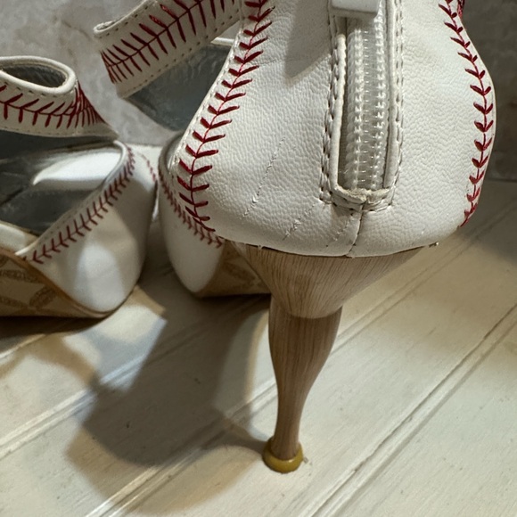 Unique White and Red Baseball Stitch Heels - Picture 5 of 8